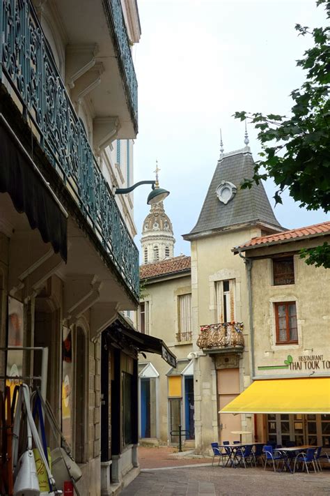 Audi, volkswagen, volkswagen utilitaires, seat et skoda. Une journée à Bourg-en-Bresse et au monastère de Brou - Le ...