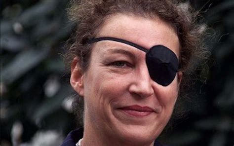 Marie Colvin Lindsey Hilsums Revealing Biography Of Courageous War Reporter Is Compelling Stuff