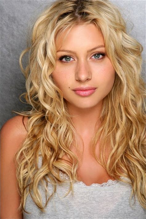 Casual Soft Blonde Waves With Dip Lowlights For Girls
