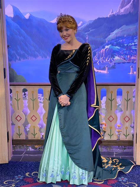 Elsa And Anna Debut New Frozen Costumes At Epcot Laughingplace Com
