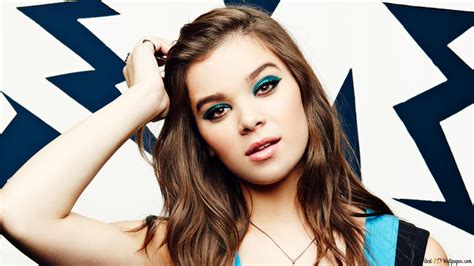Gorgeous Brunette Hailee Steinfeld American Singer And Actress 4k Wallpaper Download