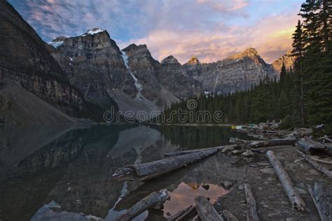 Sunrise At Moraine Lake Banff National Park Stock Image Image Of