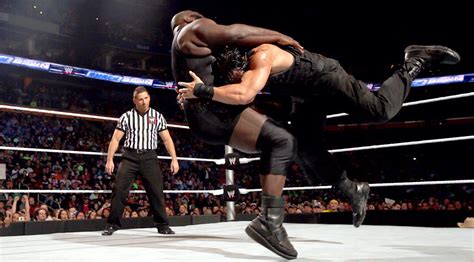 Wwe Roman Reigns Spear Mark Henry Farter Wwe Roman Reigns Wrestler