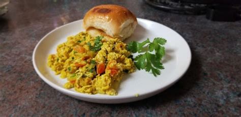 Egg Bhurji With Pav Recipe Recipe Pav Recipe Cooking Dishes Indian Dishes