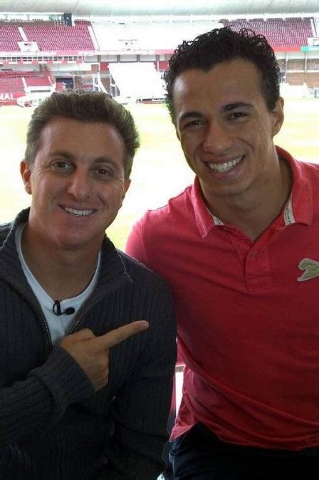 Explore tweets of luciano huck @lucianohuck on twitter. Leandro Damião acompanha teste de jovem promessa com ...