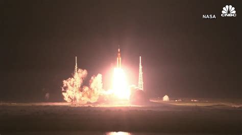 Nasas Artemis Mission Launches Successfully Begins Long Awaited