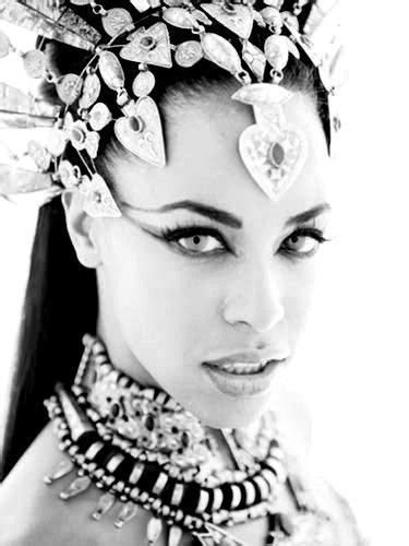 Aaliyah As Akasha In Queen Of The Damned Queen Of The Damned
