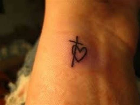 Best 25 Cross Heart Tattoos Ideas On Pinterest Tattoos Of Cross