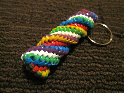 How to start a lanyard on a keychain. Plastic lace crafts, Scoubidou, Plastic lace