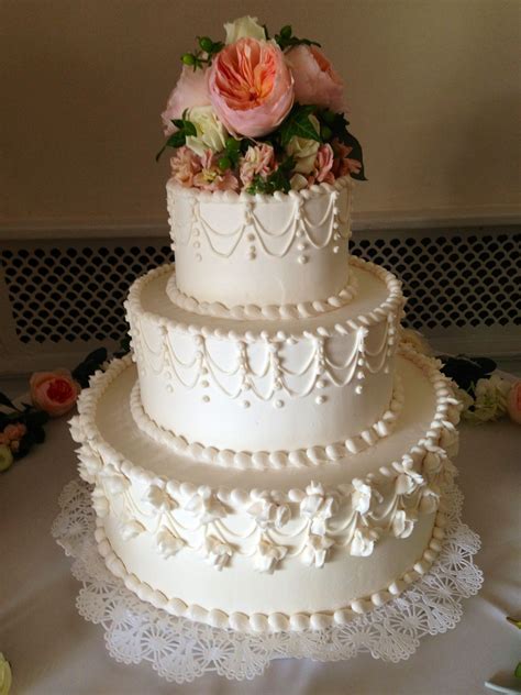 Traditional Wedding Cake Fountain Wedding Cakes Traditional Wedding