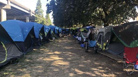 After Just Weeks Seattle Homeless Camp Prepares For Another Move Komo