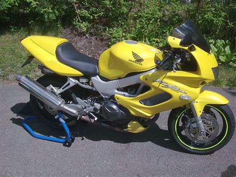 18320 mark 1998 die farbvariante silber kommt hinzu. Honda VTR 1000 Firestorm | Super bikes, Honda, Trike