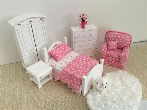 Sweet And Simple Pink Dollhouse Bed 112 Scale Etsy Dollhouse Bed