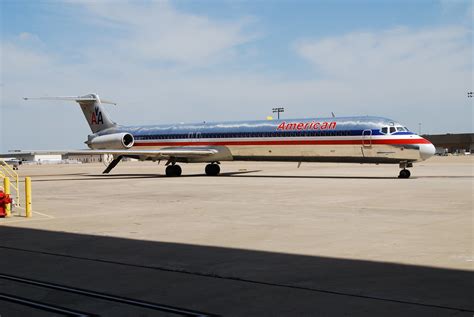 Mcdonnell Douglas Md 80 American Airlines Looking Longer From A
