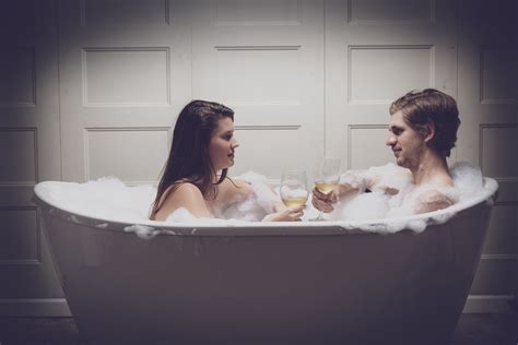 Couples Photoshoot Couple Bathtub Aesthetic Couples Bathtub Bubble Bath Couple Posing