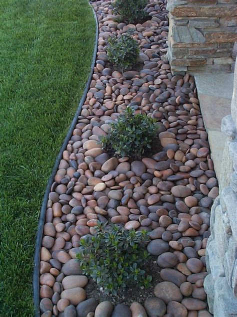 Best 25 Landscaping With River Rock Ideas On Pinterest Rock Mulch