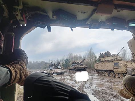 🇺🇦war in ukraine🇺🇦 on twitter a photo with an american m2a2 bradley fighting vehicle in the