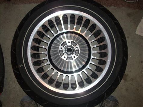 Turning left and going fast!!!! 09 Road King Wheels Tires - Harley Davidson Forums