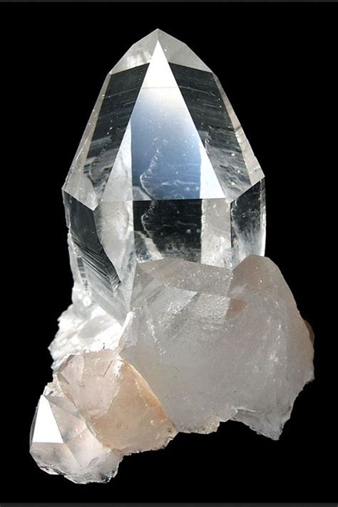 Cristal de Cuarzo transparente: Puente Cósmico entre el Cielo y la