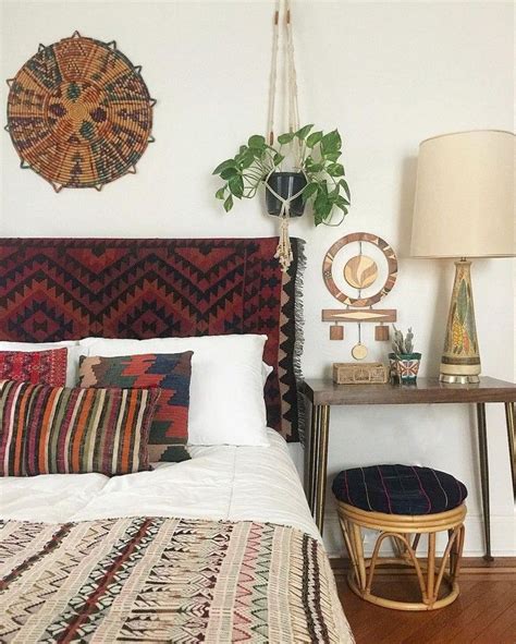 89 Cozy And Romantic Bohemian Style Bedroom Decorating