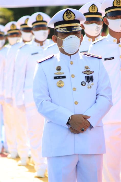 Biaya kuliah di politeknik pelayaran malahayati (poltekpel malahayati) terbaru tahun akademik 2022/2023 dapat di lihat pada situs web kampus laksamana malahayati km. Foto: Melihat Wisuda Perwira Pelayaran Poltekpel ...