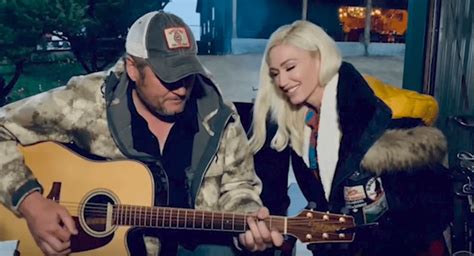 blake shelton and gwen stefani perform nobody but you from home on acm special