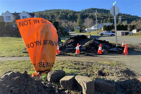 The fire at tugger's café was called in at 12:18 p.m. Fire hydrant connection burst at Davis Road and Battie Drive - Ladysmith Chronicle