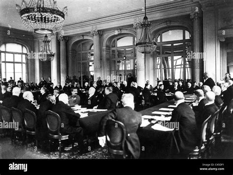 Peace Negotiations At Versailles 1919 Stock Photo Alamy