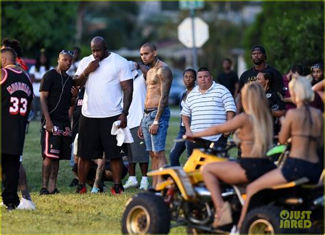 Chris Brown Goes Shirtless For New Music Video Shoot Photo 3451484 Chris Brown Shirtless