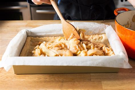 She taught herself culinary techniques with the aid of french and new england cookbooks. Ina Garten's Apple Pie Bars Are Out of This World | Recipe ...