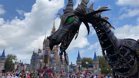 Disney S Festival Of Fantasy Parade Returns But Look What S Missing