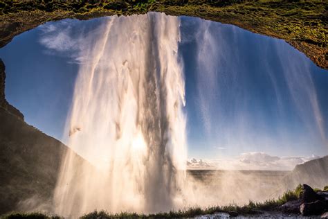 Hinter Dem Seljalandsfoss Foto And Bild World Landschaft Wasserfall Bilder Auf Fotocommunity