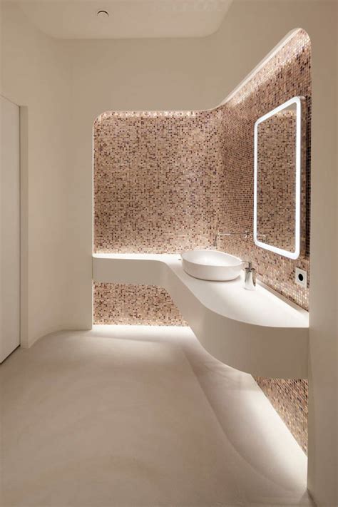 Il mosaico è una soluzione redditizia in termini di aspetto, perché sembra più ricco del solito sfondo tradizionale in bagno. Bagno con pavimenti e rivestimenti in mosaico • 100 idee ...