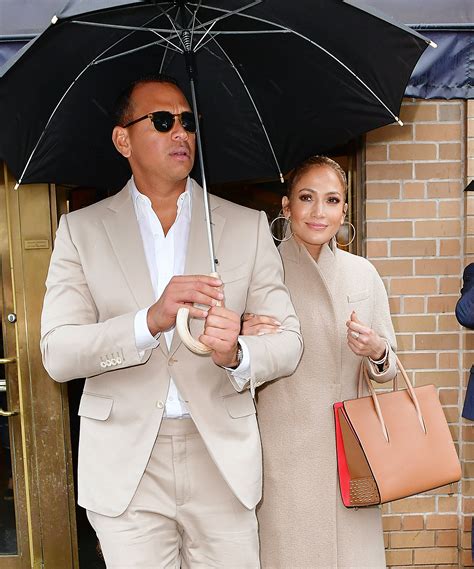 Jennifer Lopez Reveals How She And Alex Rodriguez Began Dating Watch