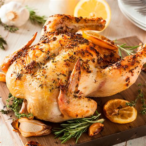 Miles de recetas te permiten cocinar un pollo y obtener una. Pollo al horno al limón
