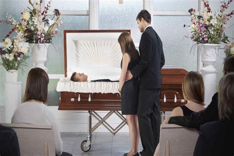 Lo Que No Debes Hacer En Un Funeral Funeraria Inmemoria