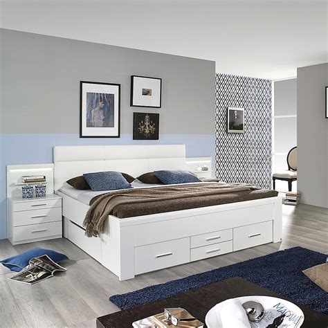 Betten mit einer breite von 180 cm gelten als doppelbetten, das heißt, sie benötigen eine ausreichend große räumlichkeit und sind perfekt für zwei. Bett Friedberg Schlafzimmerbett Doppelbett in weiß mit ...