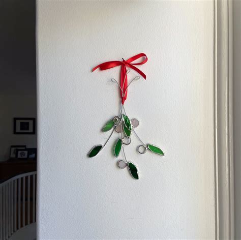 Mistletoe Sprig Abj Glassworks