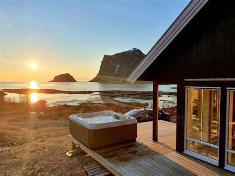 Why are there so many mountain cabins in norway? 14 Dreamy Airbnbs in Norway's Lofoten Islands in 2020 ...