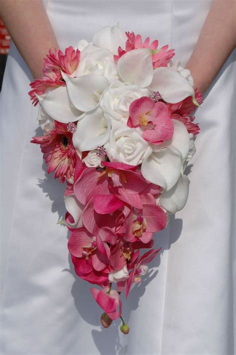 10 Unusual Summer Wedding Bouquets
