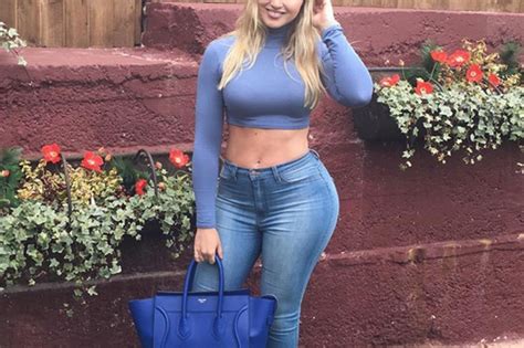 Who Is Iskra Lawrence 8 Things To Know About The Plus Size Model