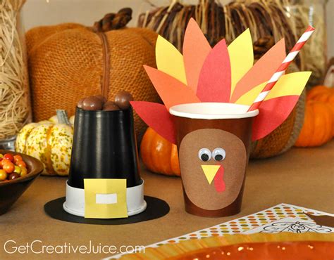 Decorate your thanksgiving table with two main themes: Magnificent DIY Thanksgiving Decorations Ideas You Can Use