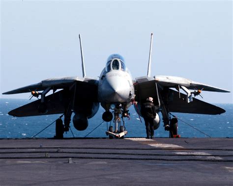 F 14 Tomcat The Navy Fighter It Wishes It Could Bring