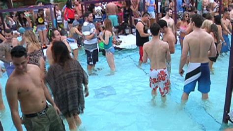 Wild Vegas Pool Parties Heat Up In The Winter Fox News
