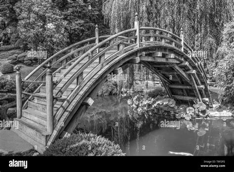 Moon Bridge The Huntington Botanical Gardens Stock Photo Alamy