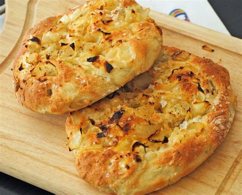 Bialy Onion Bread Unpacked