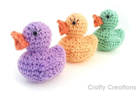 Ducky Crochet Pattern Gráfico Por Crafty Creations · Creative Fabrica
