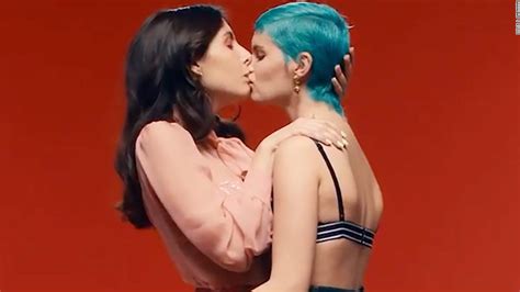 Russian Prosecutor Seeks To Ban Dolce Gabbana Same Sex Kiss Ads CNN