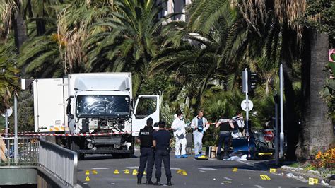 lkw rast in menschenmenge schock über anschlag in nizza