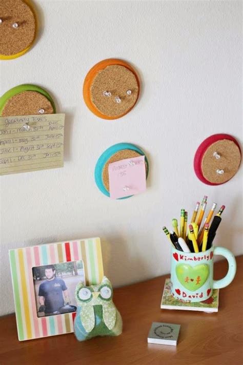 For those who are in love with nature and its realistic beauty can fill their tiny dorm room with a bunch of dipped flower pots creating a pleasing and delightful ambiance around. 16 Easy DIY Dorm Room Decor Ideas - DIY Craft Projects